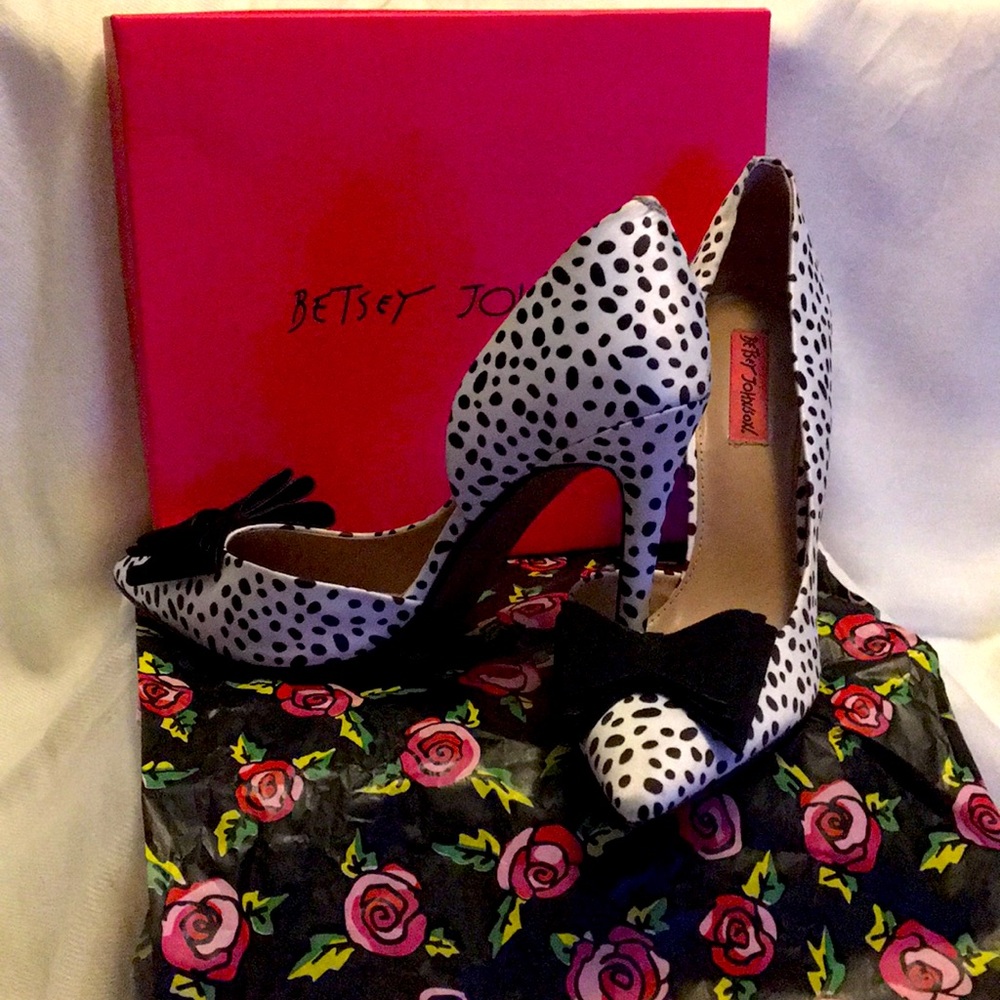 Betsy Johnson Dalmatian Pumps Size 10